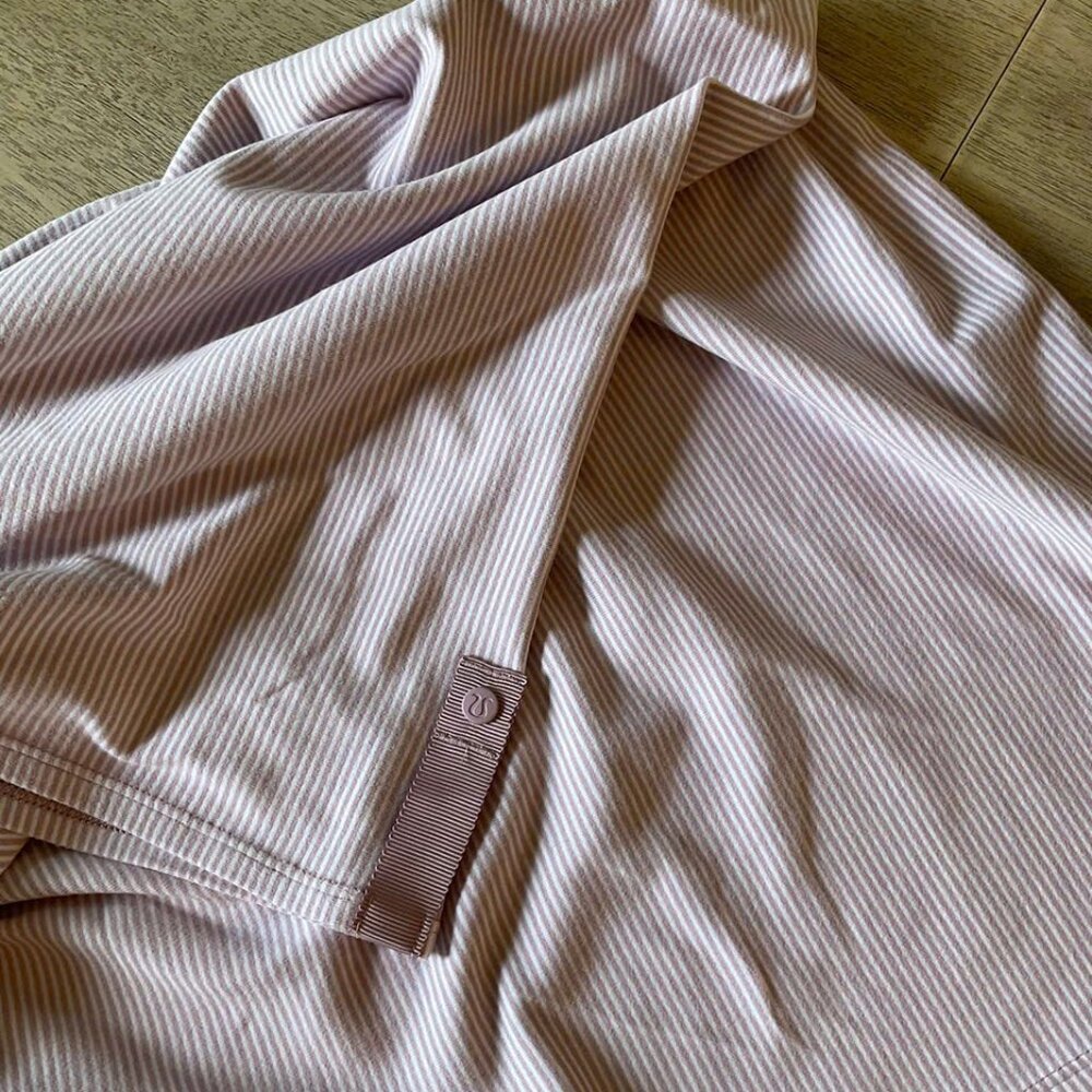 Lululemon Vinyasa Scarf (White/Soft Pink Stripe color)